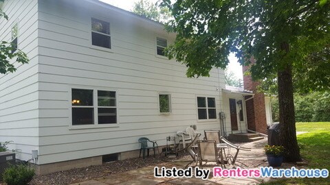Building Photo - 807 Oak Cir