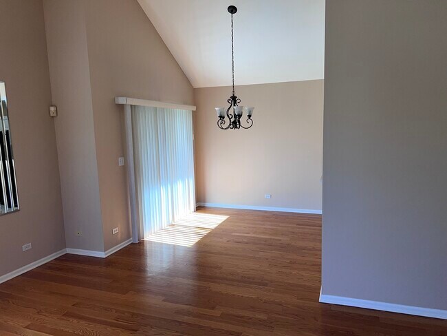 Building Photo - 2701 Curran Ct