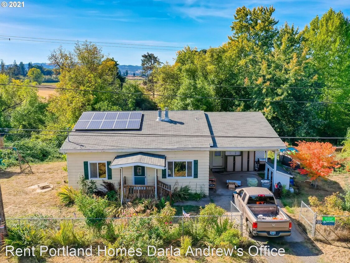 Foto principal - 3 br, 2 bath House - 25515 SW Rainbow Ln