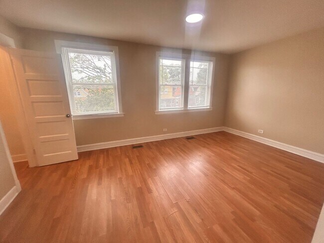 Foto del edificio - 6938 S Prairie Ave