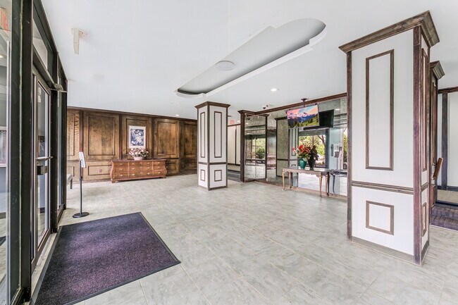 Foto del edificio - 5565 Columbia Pike