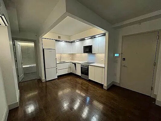 Foto del edificio - 150 Lenox Rd