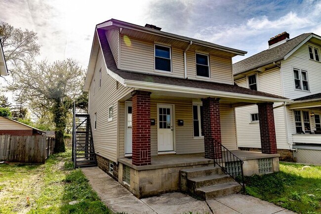Building Photo - 2876 Indianola Ave