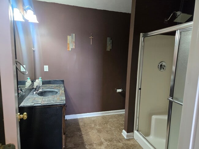 Building Photo - 7565 Stephen Dr