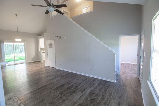 Foto del edificio - 3510 Forum Blvd