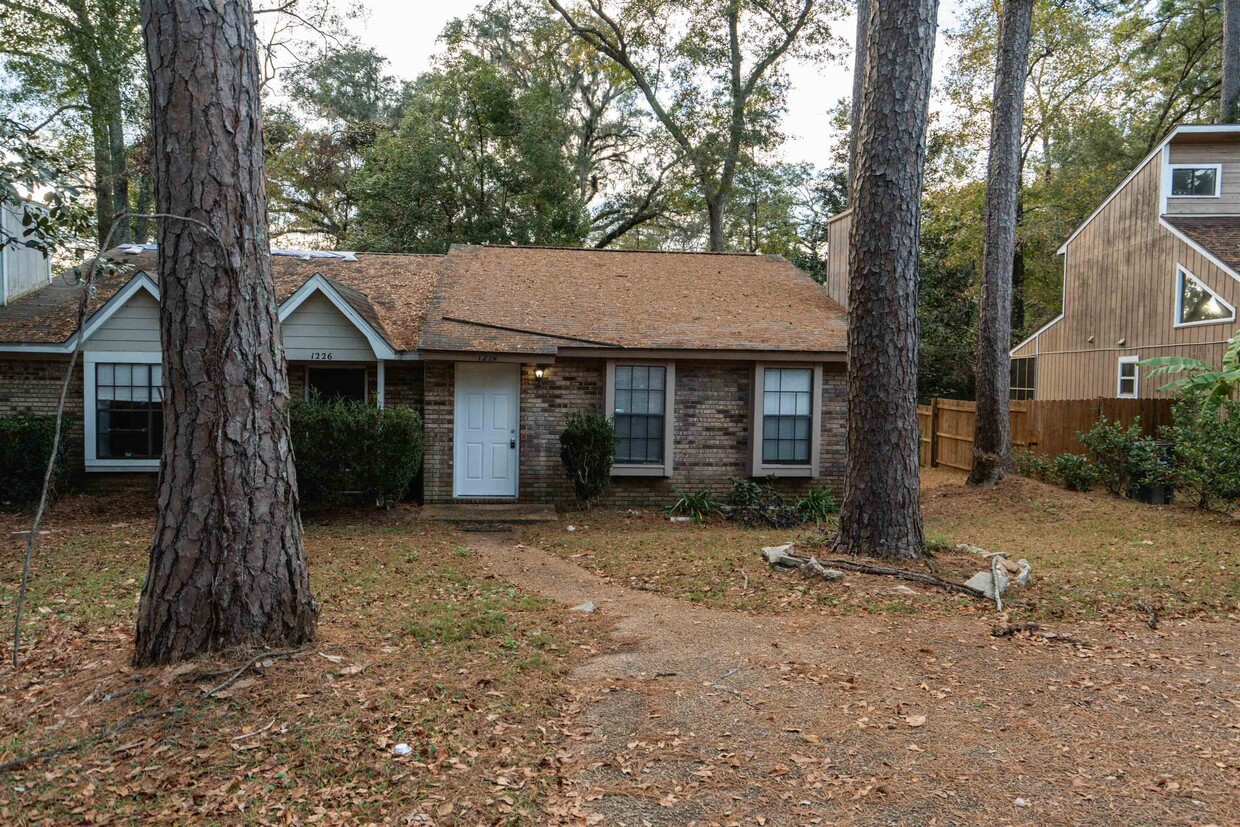 Foto principal - 1224 Brafforton Dr