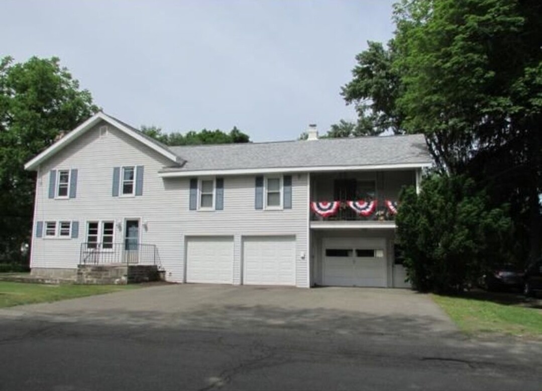 117 Arlington Ave, Vestal, NY 13850 Townhome Rentals in Vestal NY