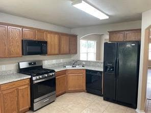 Building Photo - 23 N Golden Oak Dr