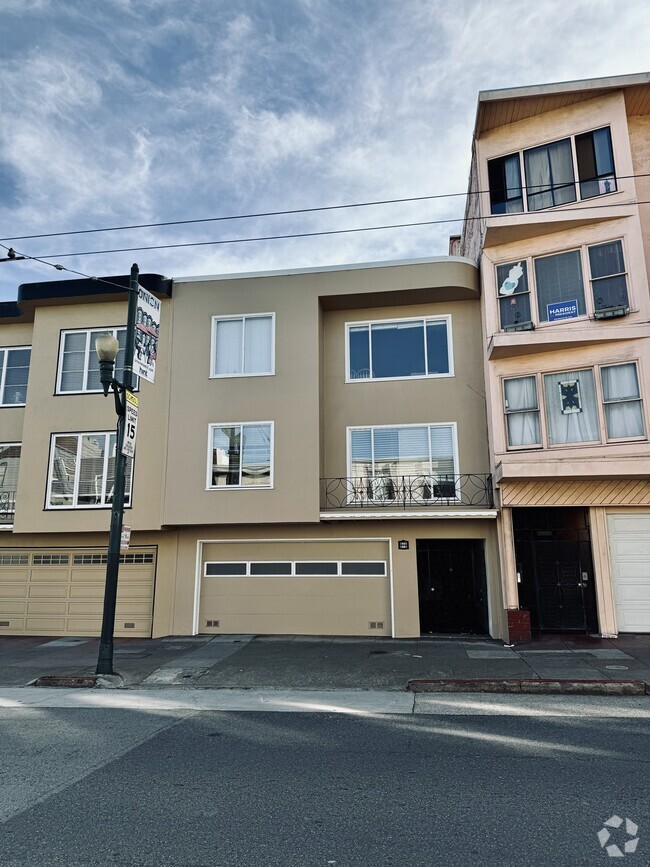 Building Photo - 1683 Union St
