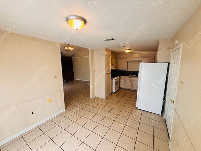 Building Photo - 4953 Oak Leaf Dr