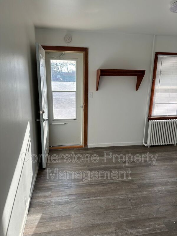 Building Photo - 1149 3rd Ave NW