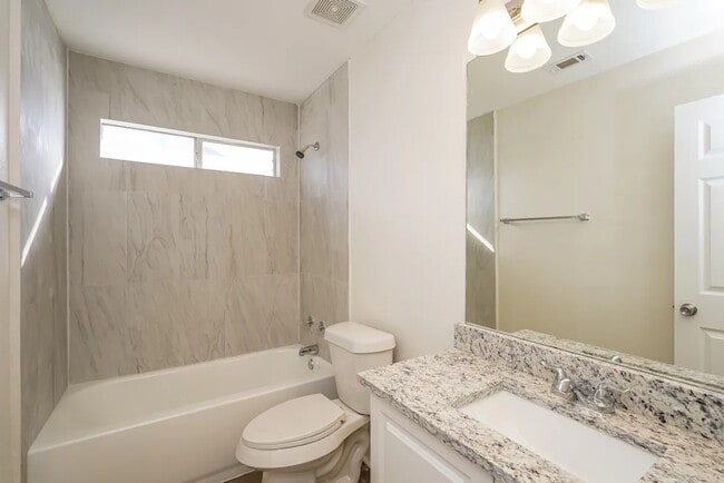 Foto del edificio - 837 Longleaf Dr