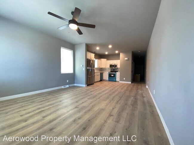 Building Photo - 3 br, 2.5 bath Apartment - 4711 Columbine St