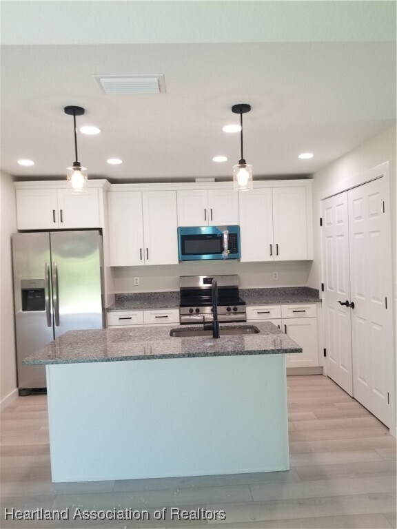 Foto del edificio - 420 W Waterway Ave NW