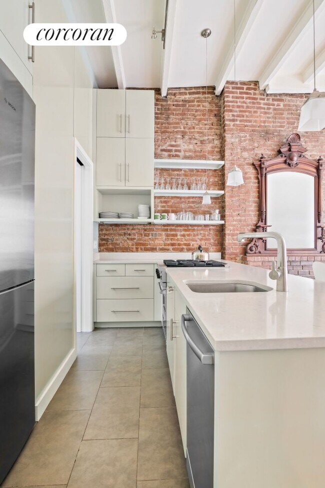 Foto del edificio - 62 W 11th St