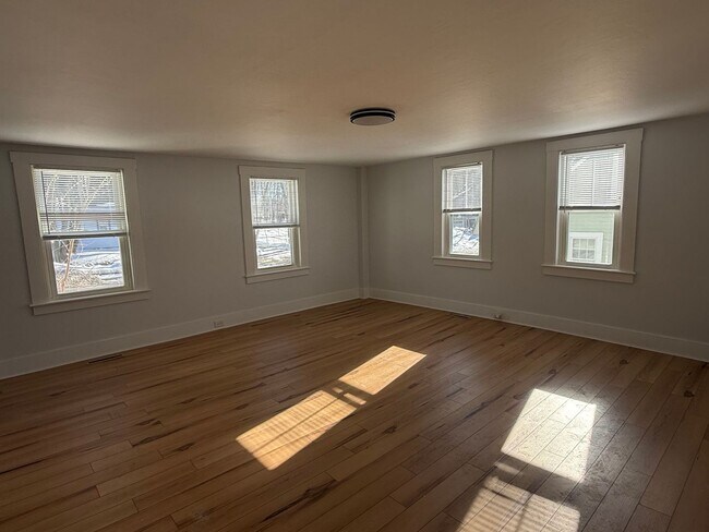 Foto del edificio - 623 S Main St