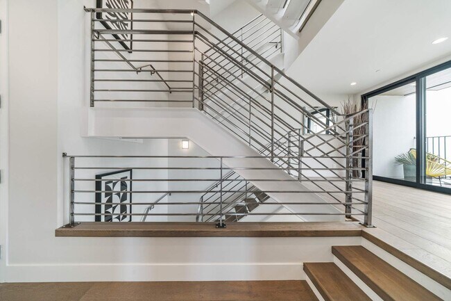 Foto del edificio - 100 Southern Heights Ave