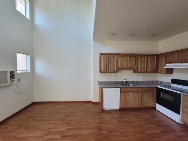 Building Photo - 123 NE 172nd Ave