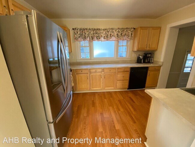 Building Photo - 3 br, 1 bath House - 916 Trail Eight