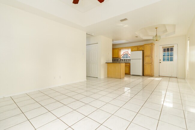 Foto del edificio - 1106 Lexington Cir