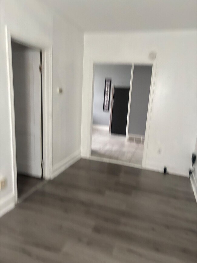 Foto del edificio - 836 Maplewood Ave