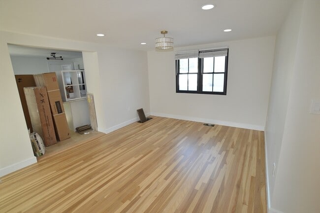 Foto del edificio - 112 Lynde St