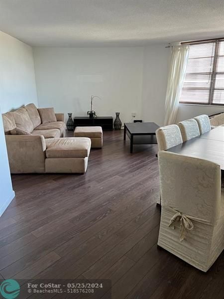 Foto del edificio - 2750 NE 183rd St