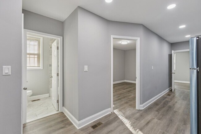 Building Photo - 405 34th St SE