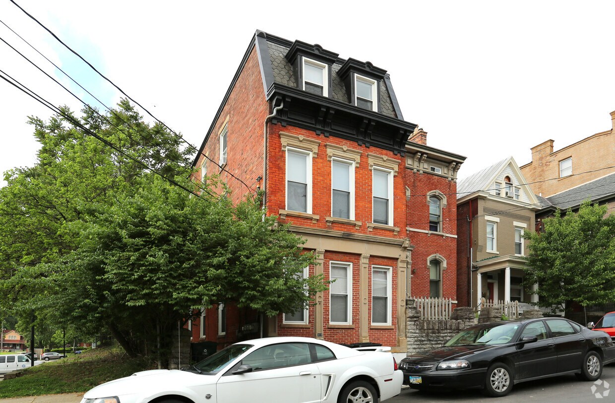 111 E University Ave, Cincinnati, OH 45219 Apartments Cincinnati, OH