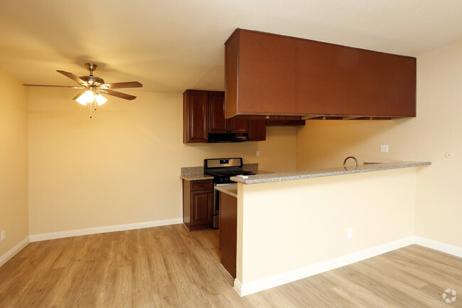 Kitchen/Dinng Area - Glenwood Apartments