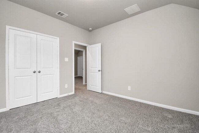 Building Photo - 5810 Linda Cv Ln