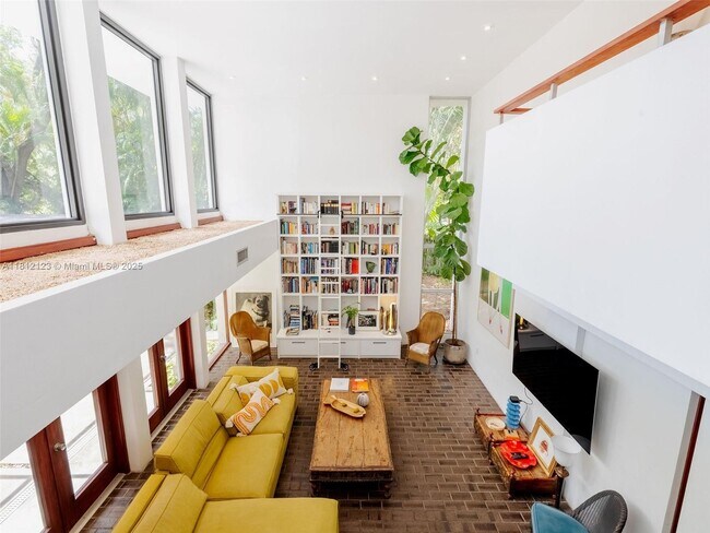 Foto del edificio - 2250 NE 201st St