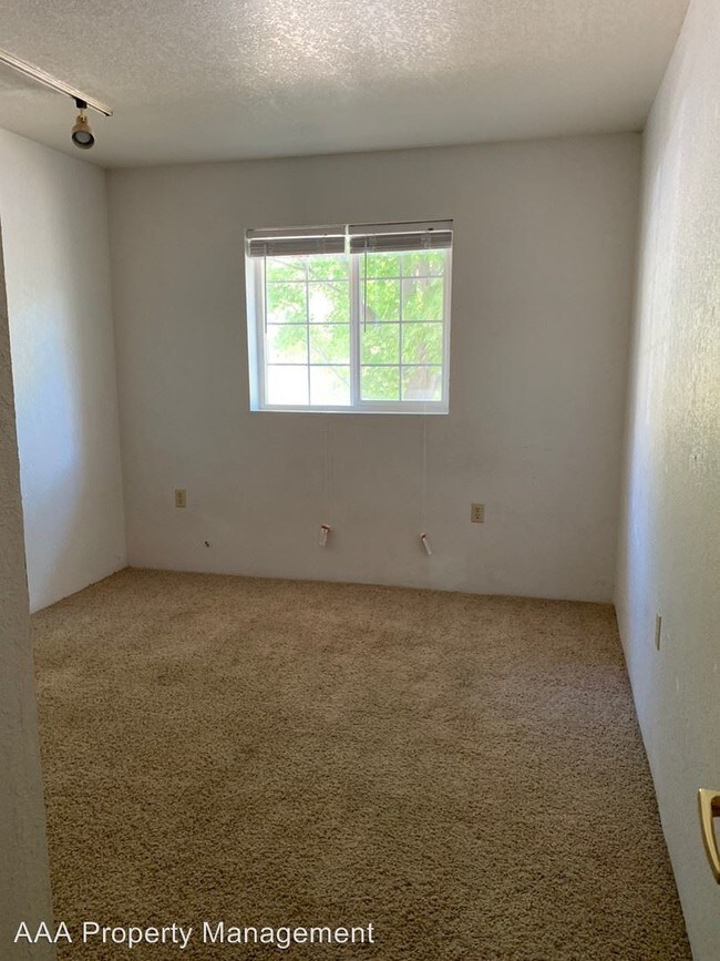 Foto del edificio - 5 br, 3 bath House - 402 Mountain View Blvd.
