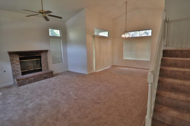 Building Photo - 514 E Coral Point