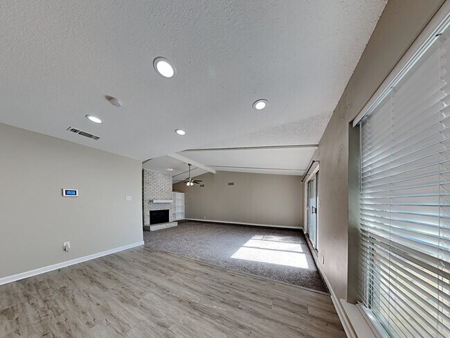 Building Photo - 4/2 Fort Worth Remodel
