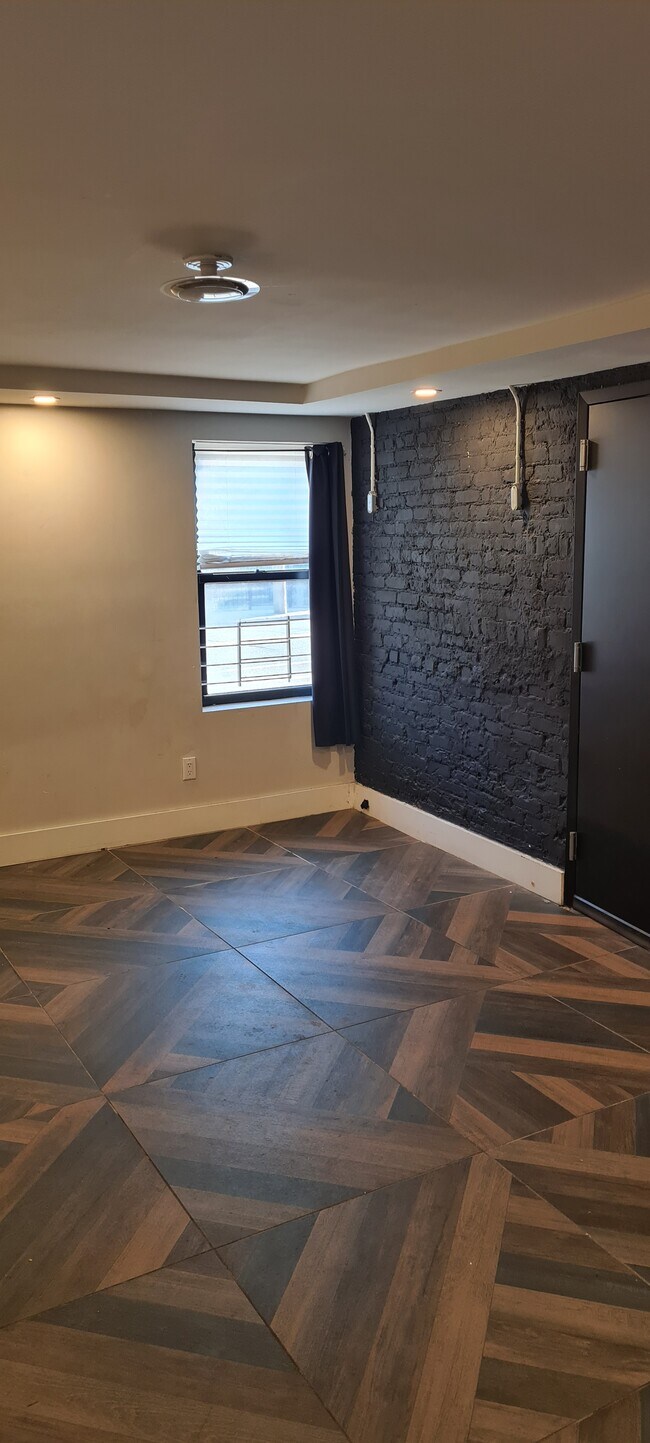 Foto del edificio - 739 Garfield Ave