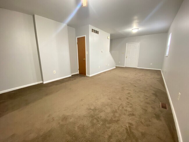 Building Photo - John Glenn Estate  **Cyber Monday Offer**