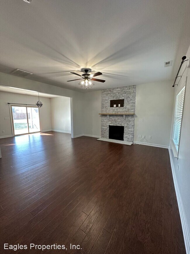 Foto del edificio - 4 br, 2 bath House - 215 Ingram Fields