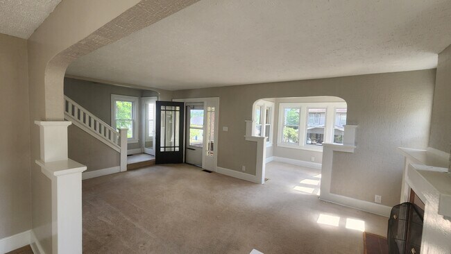 Foto del edificio - 719 Harrison Ave