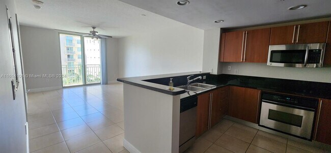 Building Photo - 610 Clematis St