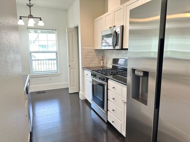 Building Photo - 3 Bedroom Timberland Condo with Attached G...