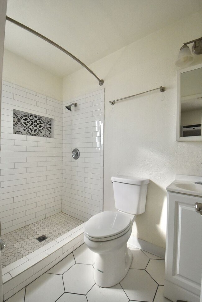Foto del edificio - 5321 Agnes Ave