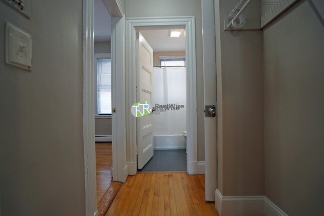 Building Photo - 72 Gardner St