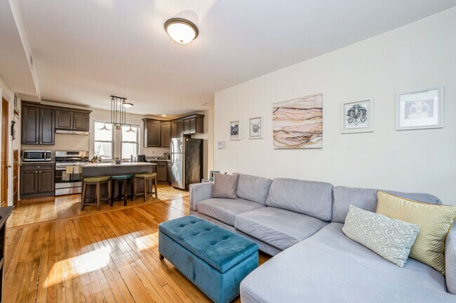 Foto del edificio - 3250 N Linder Ave