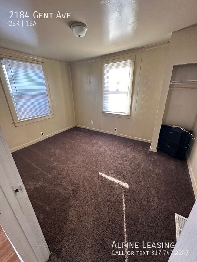 Building Photo - Near NW-Riverside area 2BR House!