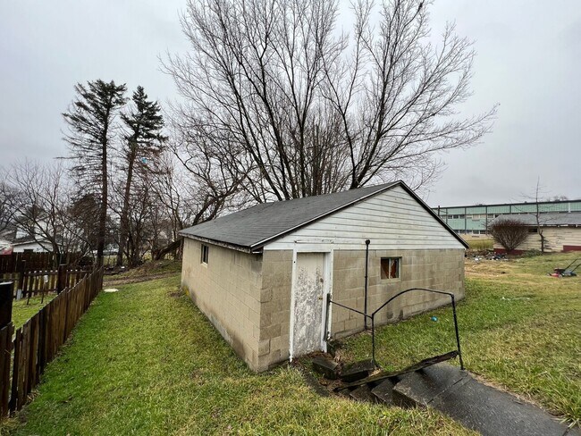 Foto del edificio - 823 - 823 1/2 Harrison St