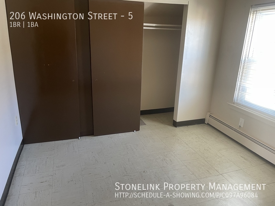 Building Photo - 206 Washington Street