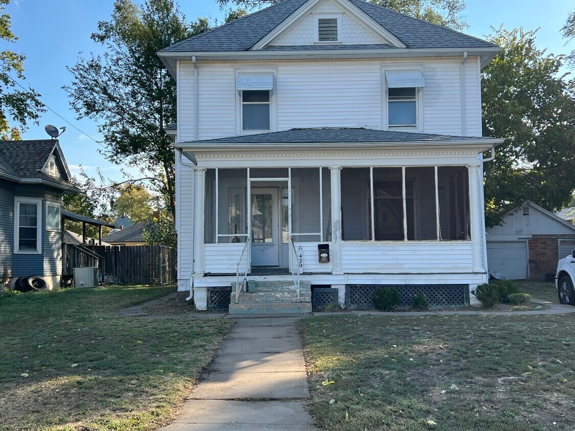 Primary Photo - 429 S 10th St