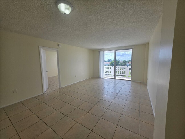 Building Photo - 15600 NW 7th Ave