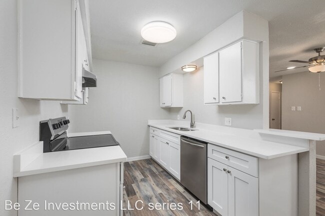 Building Photo - 4 br, 1.5 bath House - 831 Cherry Laurel Lane